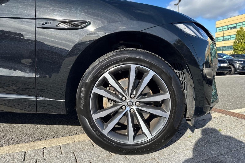 2025 (74) JAGUAR F-PACE 2.0 D200 R-Dynamic SE Black 90th Anniv 5dr Auto 5917956