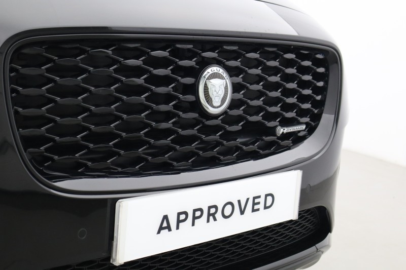 2023 (73) JAGUAR E-PACE 2.0 D200 R-Dynamic SE Black 5dr Auto 5881511