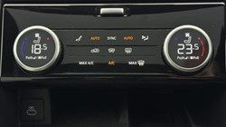 2023 (73) LAND ROVER DISCOVERY 3.0 D300 Dynamic HSE 5dr Auto 5948690
