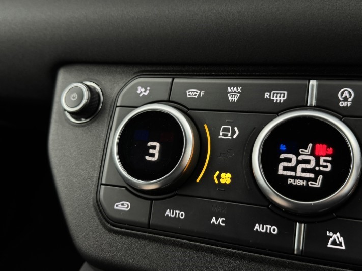 2023 (23) LAND ROVER DEFENDER 3.0 D300 X-Dynamic S 110 5dr Auto 5974687