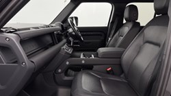 2023 (23) LAND ROVER DEFENDER 3.0 D300 X-Dynamic S 110 5dr Auto 5974640