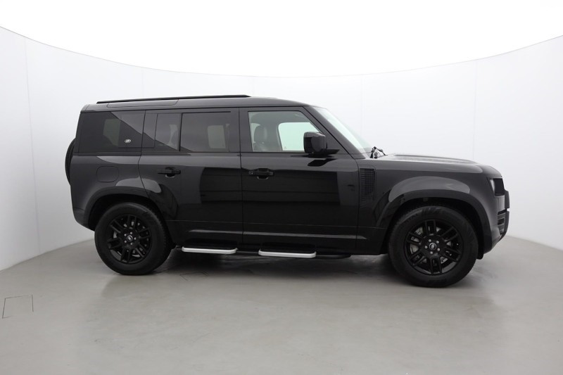 2023 (23) LAND ROVER DEFENDER 3.0 D300 X-Dynamic S 110 5dr Auto 5974638