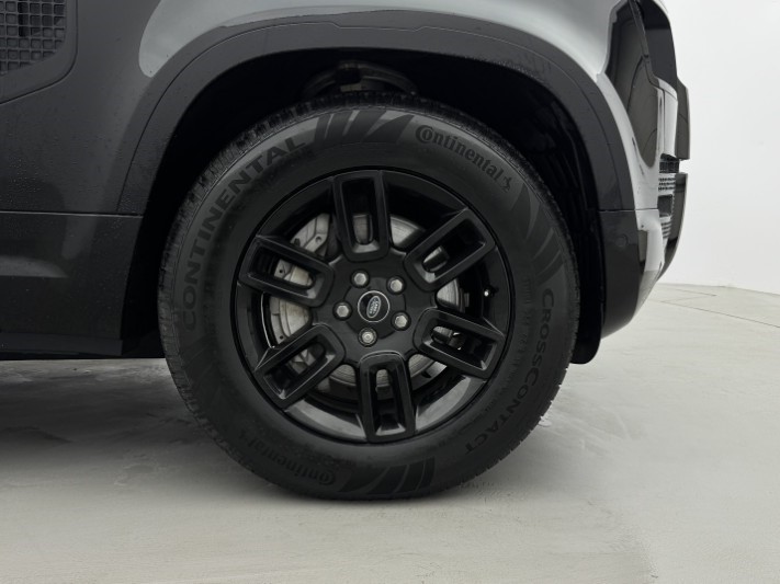 2023 (23) LAND ROVER DEFENDER 3.0 D300 X-Dynamic S 110 5dr Auto 5974646