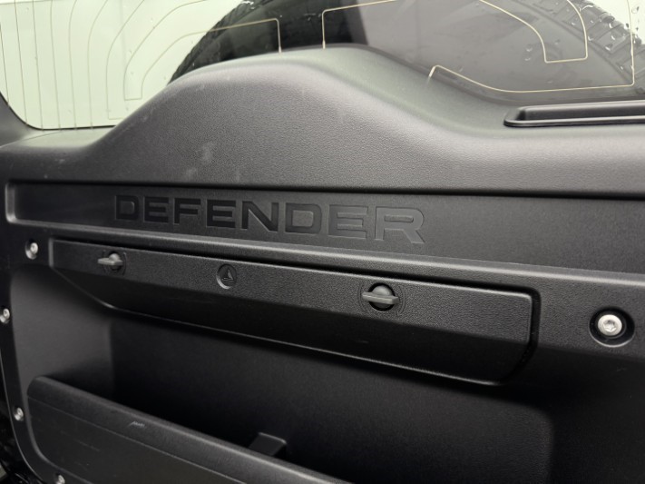 2023 (23) LAND ROVER DEFENDER 3.0 D300 X-Dynamic S 110 5dr Auto 5974667