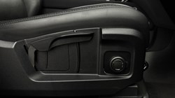 2023 (23) LAND ROVER DEFENDER 3.0 D300 X-Dynamic S 110 5dr Auto 5974653