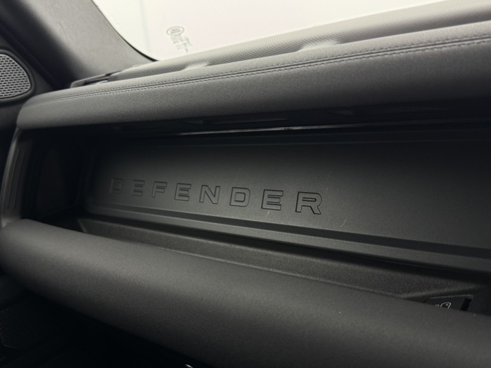 2023 (23) LAND ROVER DEFENDER 3.0 D300 X-Dynamic S 110 5dr Auto 5974689