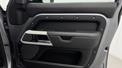 2023 (23) LAND ROVER DEFENDER 3.0 D300 X-Dynamic HSE 110 5dr Auto 5930606