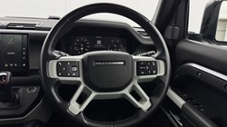 2023 (23) LAND ROVER DEFENDER 3.0 D300 X-Dynamic HSE 110 5dr Auto 5930640