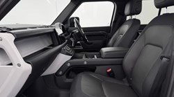 2023 (23) LAND ROVER DEFENDER 3.0 D300 X-Dynamic HSE 110 5dr Auto 5930836