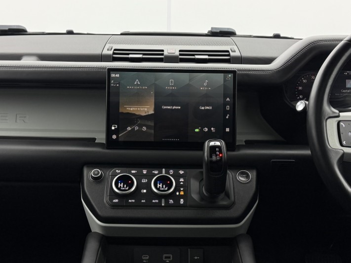2023 (23) LAND ROVER DEFENDER 3.0 D300 X-Dynamic HSE 110 5dr Auto 5930639
