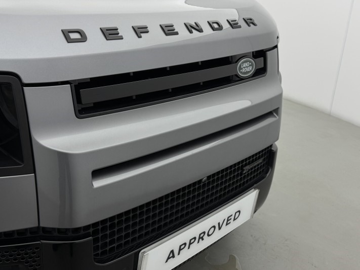 2023 (23) LAND ROVER DEFENDER 3.0 D300 X-Dynamic HSE 110 5dr Auto 5930633