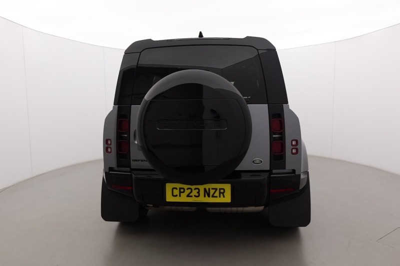 2023 (23) LAND ROVER DEFENDER 3.0 D300 X-Dynamic HSE 110 5dr Auto 5930585