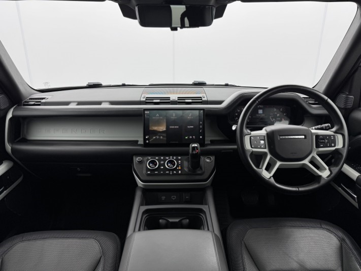 2023 (23) LAND ROVER DEFENDER 3.0 D300 X-Dynamic HSE 110 5dr Auto 5930637