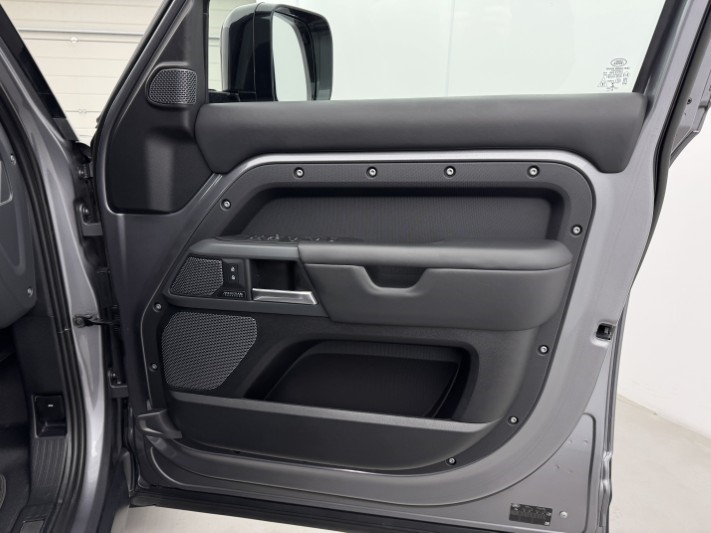 2022 (72) LAND ROVER DEFENDER 2.0 P400e X-Dynamic HSE 110 5dr Auto 5933708