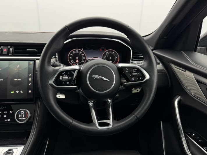 2023 (23) JAGUAR F-PACE 2.0 D200 R-Dynamic SE Black 5dr Auto AWD 5962647