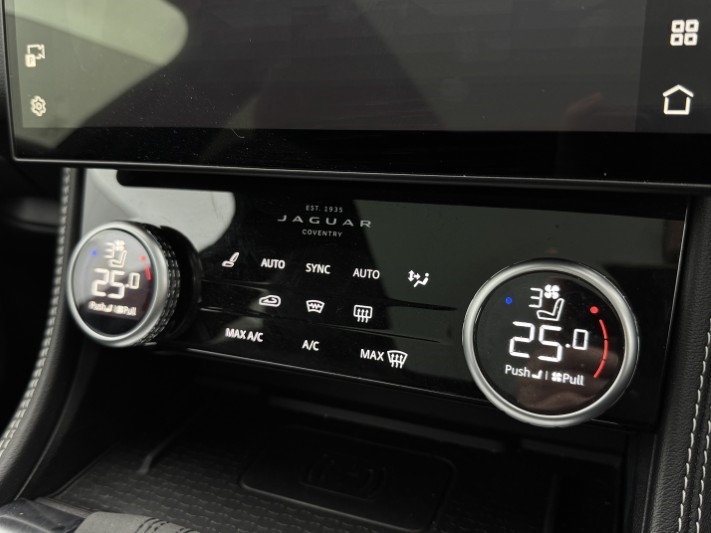 2023 (23) JAGUAR F-PACE 2.0 D200 R-Dynamic SE Black 5dr Auto AWD 5962657