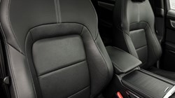 2023 (23) JAGUAR F-PACE 2.0 D200 R-Dynamic SE Black 5dr Auto AWD 5963158