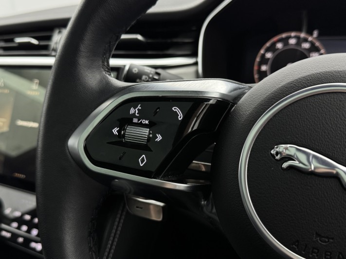 2023 (23) JAGUAR F-PACE 2.0 D200 R-Dynamic SE Black 5dr Auto AWD 5962648
