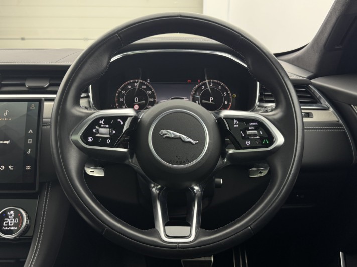 2024 (24) JAGUAR F-PACE 2.0 P400e R-Dynamic HSE Black 5dr Auto AWD 5936775