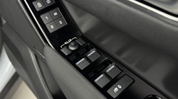 2024 (74) LAND ROVER RANGE ROVER VELAR 2.0 D200 MHEV Dynamic SE 5dr Auto 5961019