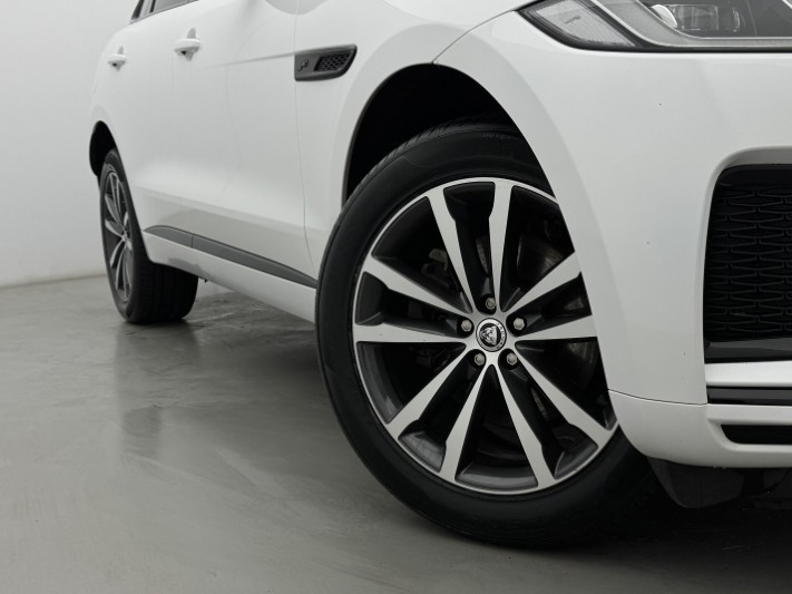 2024 (74) JAGUAR F-PACE 2.0 D200 R-Dynamic SE Black 90th Anniv 5dr Auto 5991454