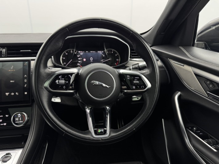 2022 (72) JAGUAR F-PACE 2.0 P250 R-Dynamic SE 5dr Auto AWD 5977053