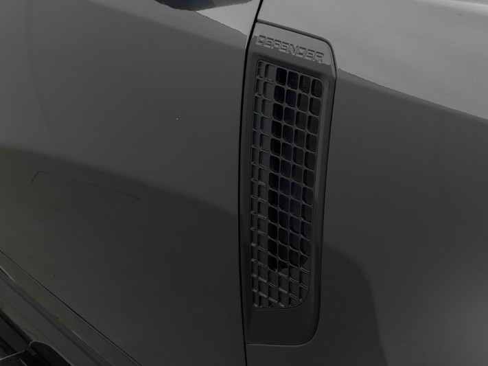 2023 (23) LAND ROVER DEFENDER 3.0 D250 X-Dynamic SE 110 5dr Auto 5977492