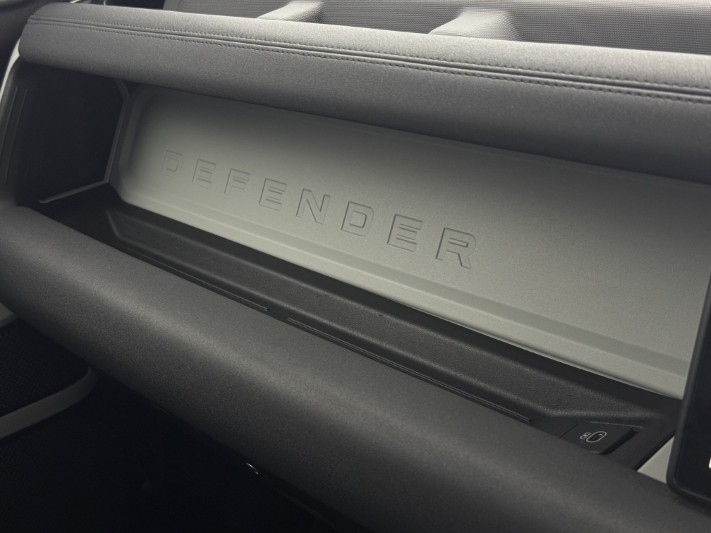 2023 (23) LAND ROVER DEFENDER 3.0 D250 X-Dynamic SE 110 5dr Auto 5977529