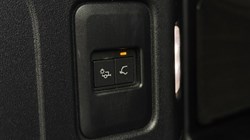 2023 (23) LAND ROVER DEFENDER 3.0 D250 X-Dynamic SE 110 5dr Auto 5977545