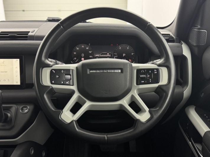 2023 (23) LAND ROVER DEFENDER 3.0 D250 X-Dynamic SE 110 5dr Auto 5977501