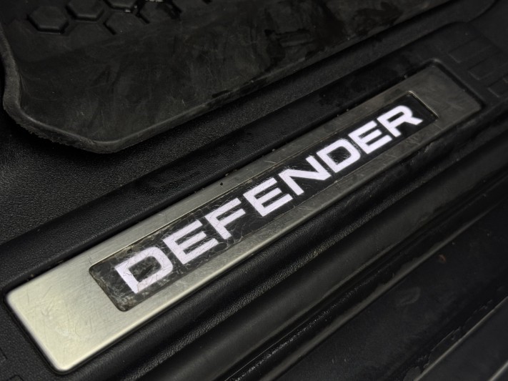 2023 (23) LAND ROVER DEFENDER 3.0 D250 X-Dynamic SE 110 5dr Auto 5977505