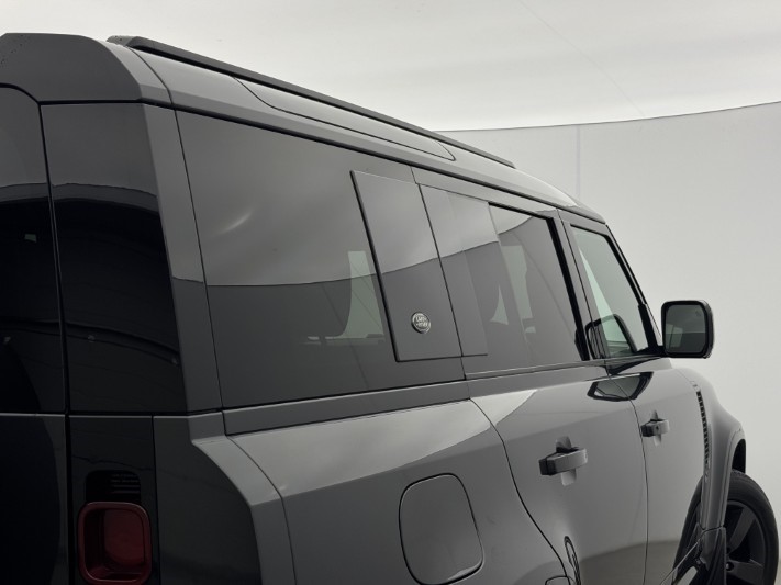 2023 (23) LAND ROVER DEFENDER 3.0 D250 X-Dynamic SE 110 5dr Auto 5977535
