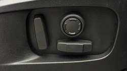 2023 (23) LAND ROVER DEFENDER 3.0 D250 X-Dynamic SE 110 5dr Auto 5977506