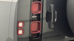 2023 (23) LAND ROVER DEFENDER 3.0 D250 X-Dynamic SE 110 5dr Auto 5977537