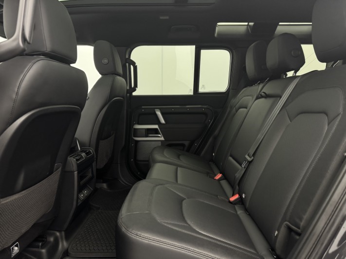 2023 (23) LAND ROVER DEFENDER 3.0 D250 X-Dynamic SE 110 5dr Auto 5977495