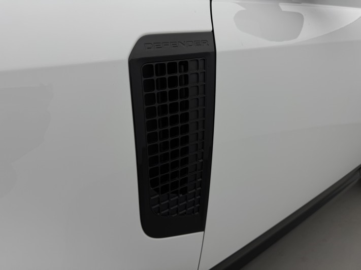 2026 (75) LAND ROVER DEFENDER 3.0 D250 X-Dynamic SE 110 5dr Auto 5953774