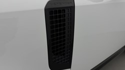 2026 (75) LAND ROVER DEFENDER 3.0 D250 X-Dynamic SE 110 5dr Auto 5953774