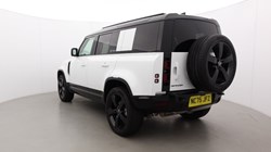 2026 (75) LAND ROVER DEFENDER 3.0 D250 X-Dynamic SE 110 5dr Auto 1