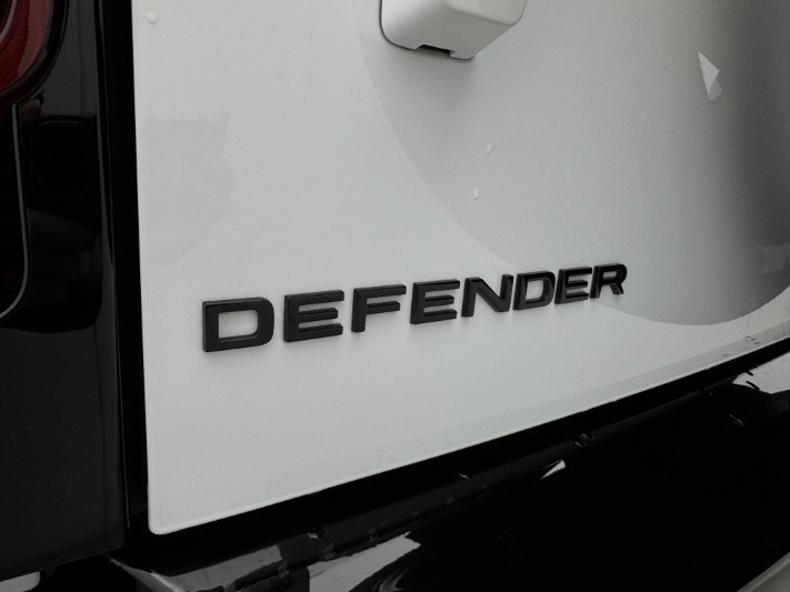2026 (75) LAND ROVER DEFENDER 3.0 D250 X-Dynamic SE 110 5dr Auto 5953802