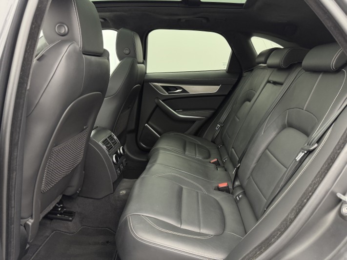 2024 (24) JAGUAR F-PACE 2.0 P400e R-Dynamic HSE Black 5dr Auto AWD 5973002