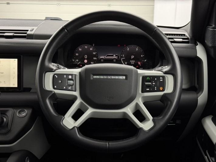 2023 (73) LAND ROVER DEFENDER 3.0 D300 X-Dynamic SE 110 5dr Auto [7 Seat] 5990827