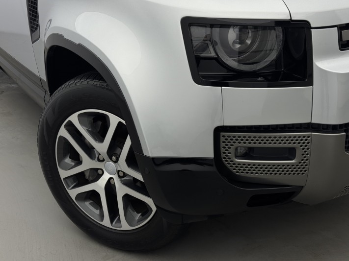 2023 (73) LAND ROVER DEFENDER 3.0 D300 X-Dynamic SE 110 5dr Auto [7 Seat] 5990860