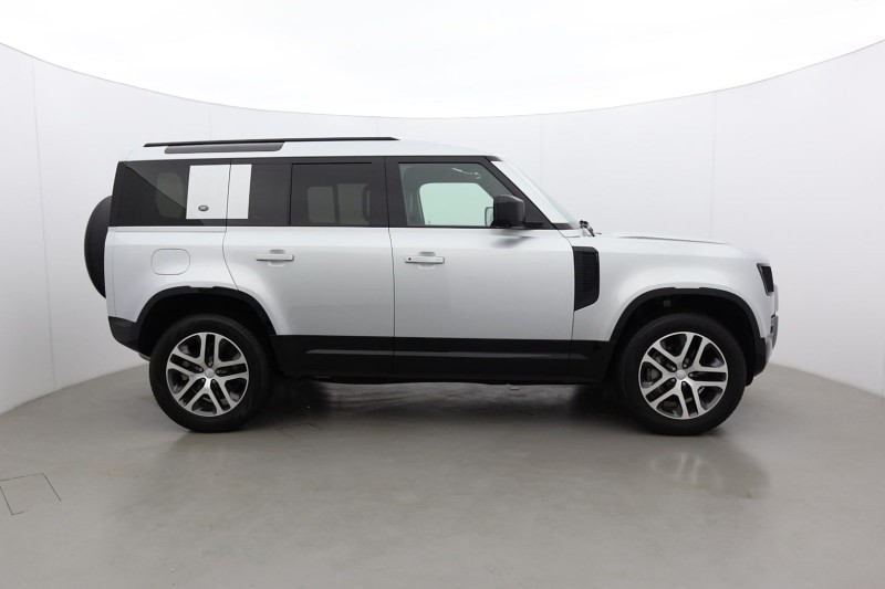 2023 (73) LAND ROVER DEFENDER 3.0 D300 X-Dynamic SE 110 5dr Auto [7 Seat] 5990688