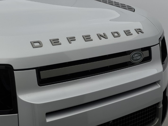 2023 (73) LAND ROVER DEFENDER 3.0 D300 X-Dynamic SE 110 5dr Auto [7 Seat] 5990817