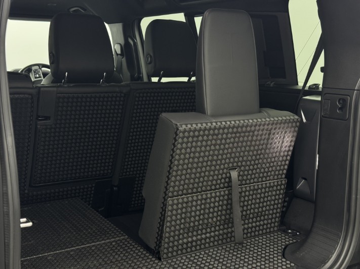 2023 (73) LAND ROVER DEFENDER 3.0 D300 X-Dynamic SE 110 5dr Auto [7 Seat] 5990874
