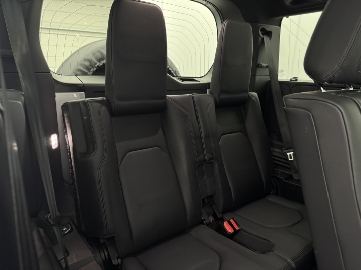 2023 (73) LAND ROVER DEFENDER 3.0 D300 X-Dynamic SE 110 5dr Auto [7 Seat] 5990875