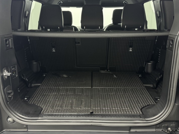 2023 (73) LAND ROVER DEFENDER 3.0 D300 X-Dynamic SE 110 5dr Auto [7 Seat] 5990870