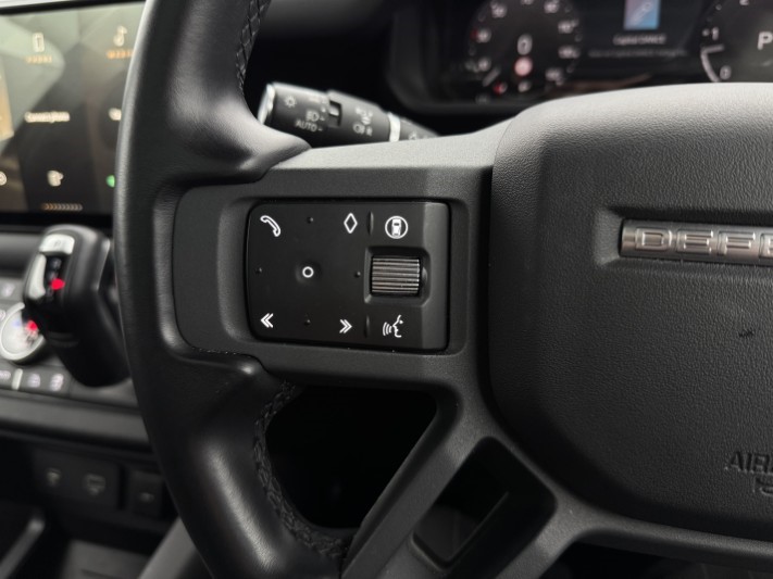 2023 (73) LAND ROVER DEFENDER 3.0 D250 X-Dynamic HSE 110 5dr Auto 5994575
