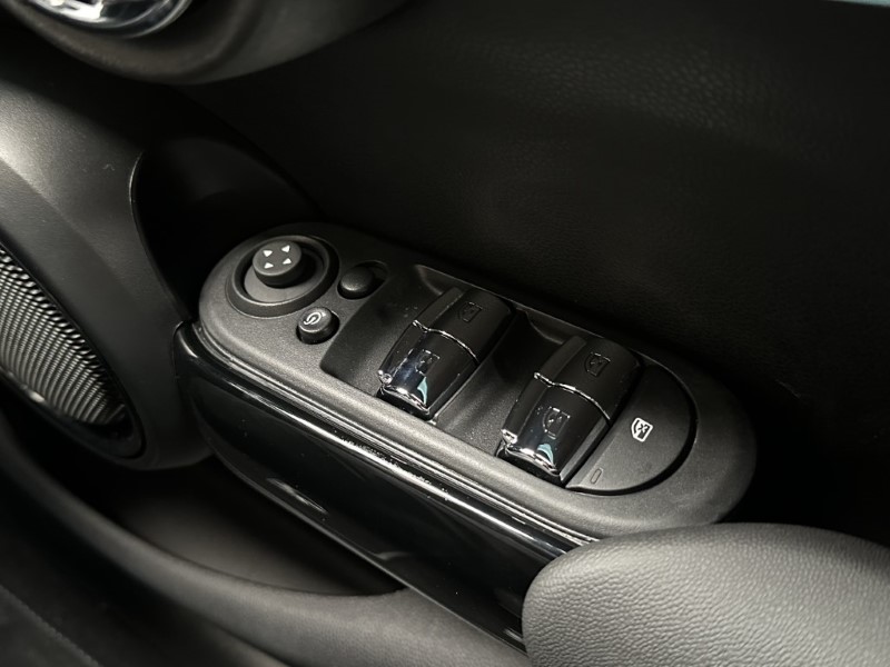 2024 (73) MINI HATCHBACK 2.0 Cooper S Exclusive 5dr 2857314