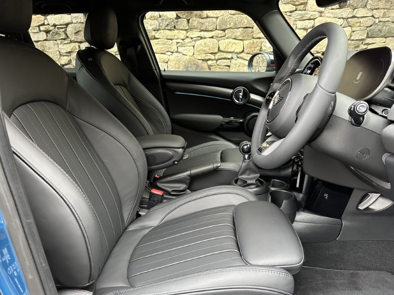 2024 (73) MINI HATCHBACK 2.0 Cooper S Exclusive 5dr 2857302